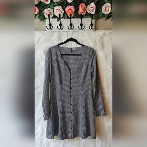 H&M Divided B&W Houndstooth Flared Button-Up Dress